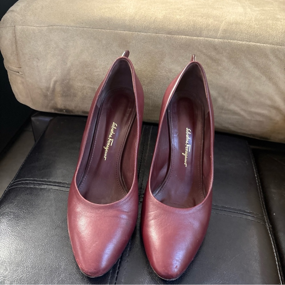 Ferragamo Judy Leather Pump Women's. Size # 7